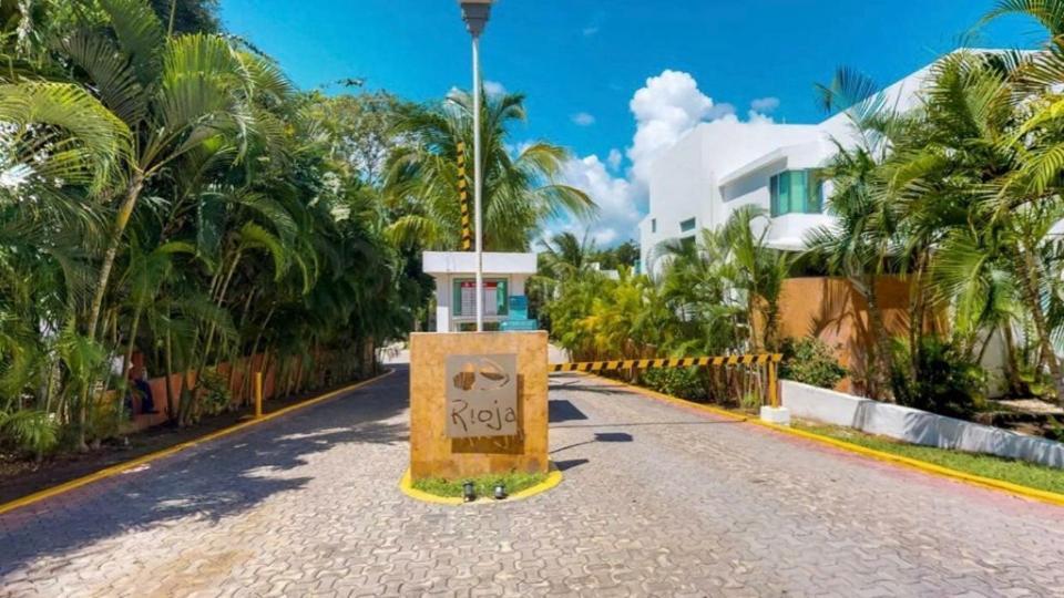 Casa Rioja Playacar Bed & Breakfast Плая дел Кармен Екстериор снимка